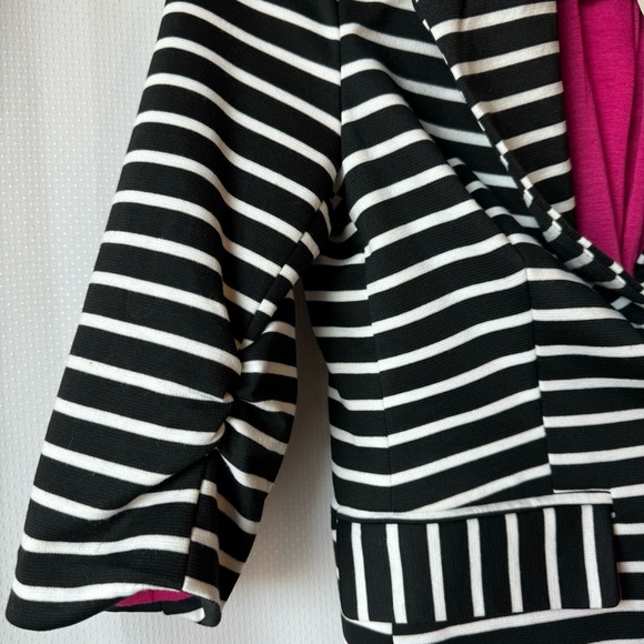 Monteau | 3/4 Length Sleeves | Black & White Striped Blazer - Picture 3 of 7